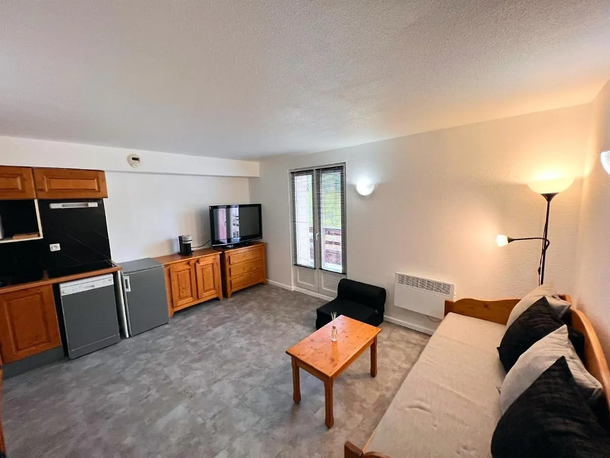 Vars, Appart Spacieux Renove 4 Couchages Dans Chalet Vars  Apartment