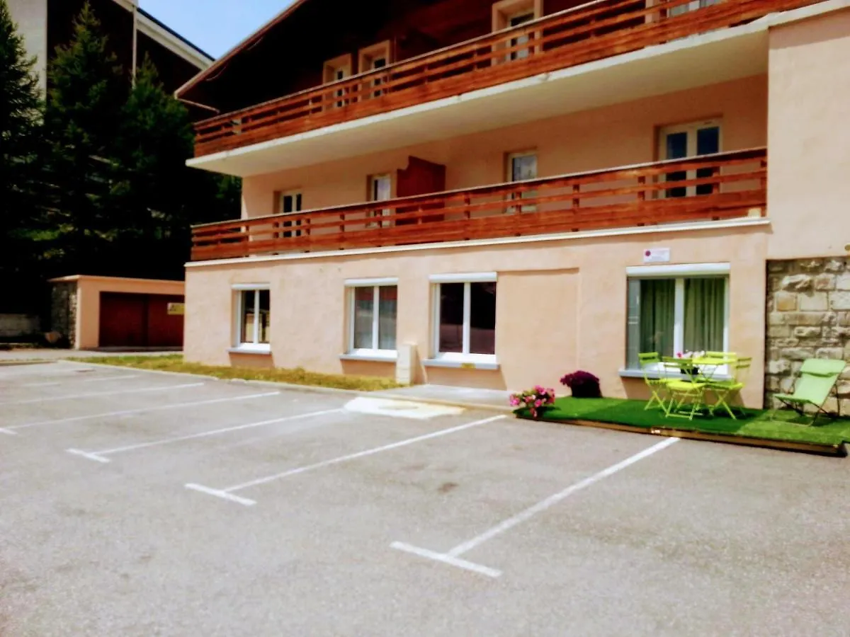 Vars, Appart Spacieux Renove 4 Couchages Dans Chalet Vars  Vars (Hautes-Alpes)
